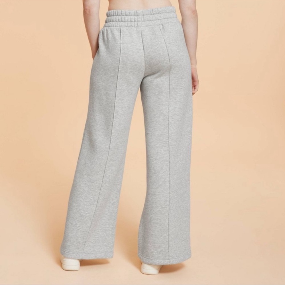 NWT! Blogilates Women's Travel Trouser High-Rise Wide Leg Sweatpants Grey - Picture 2 of 2